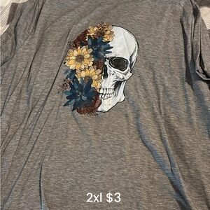 Gray Skull and Floral Graphic Tee